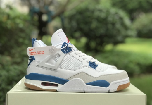 Nike SB x Air Jordan 4    DR5415-104  40-47.5